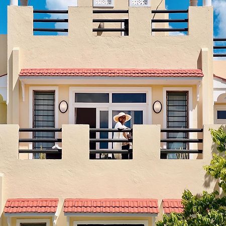 Hilda'S Homestay Diani Beach Exterior photo